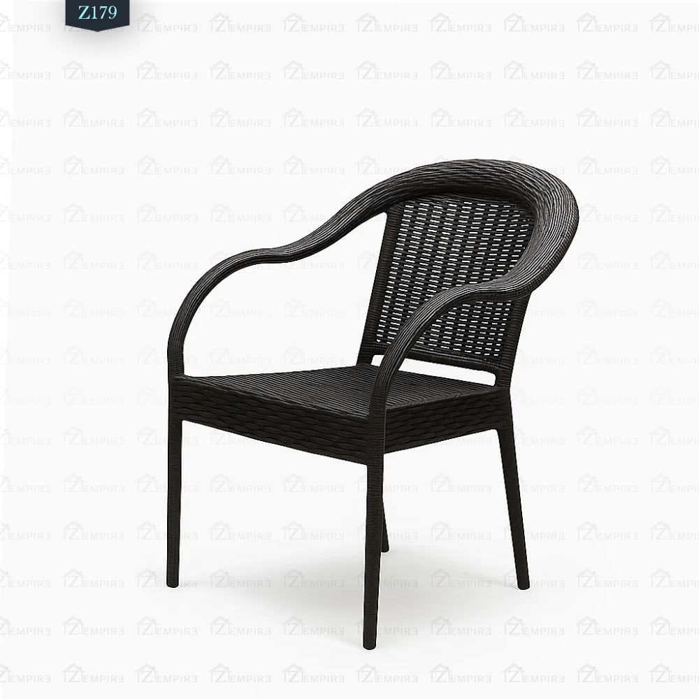 4 Chair and Plastic Table Set - Z179