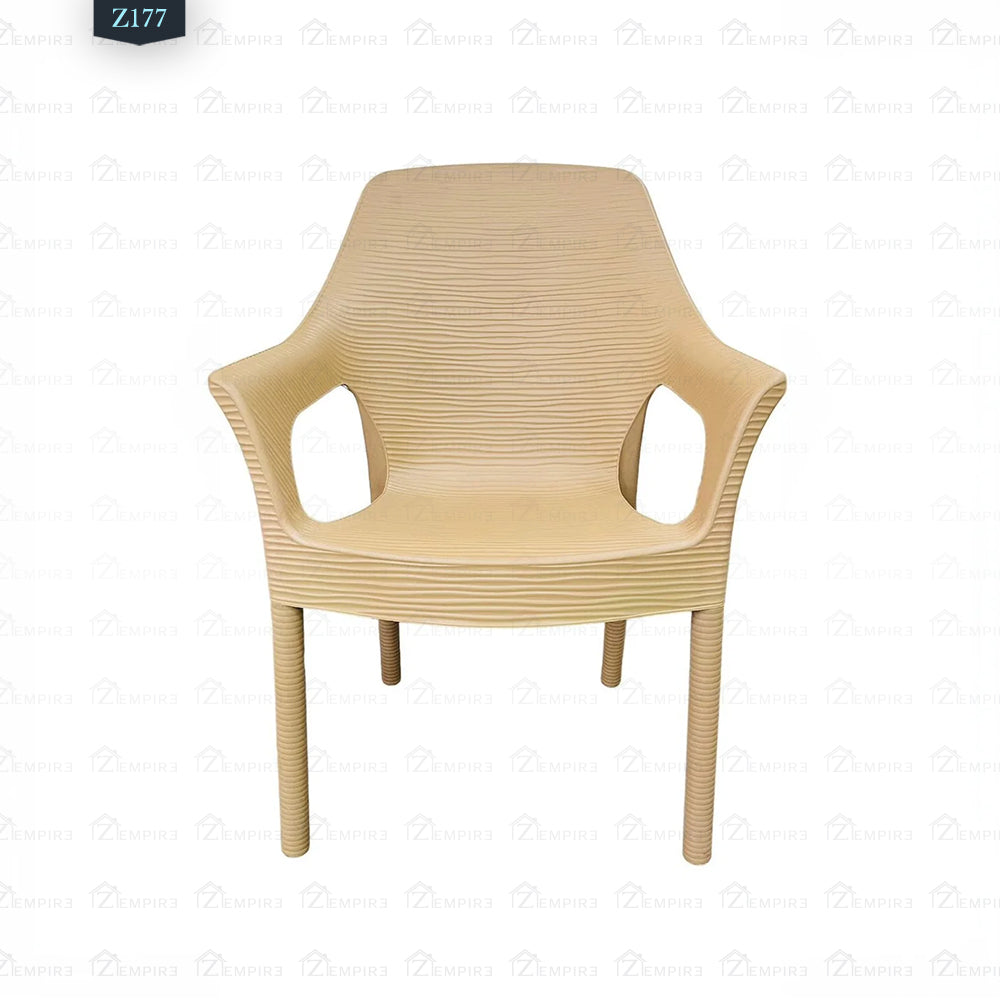 4 Chair and Plastic Table Set - Z177