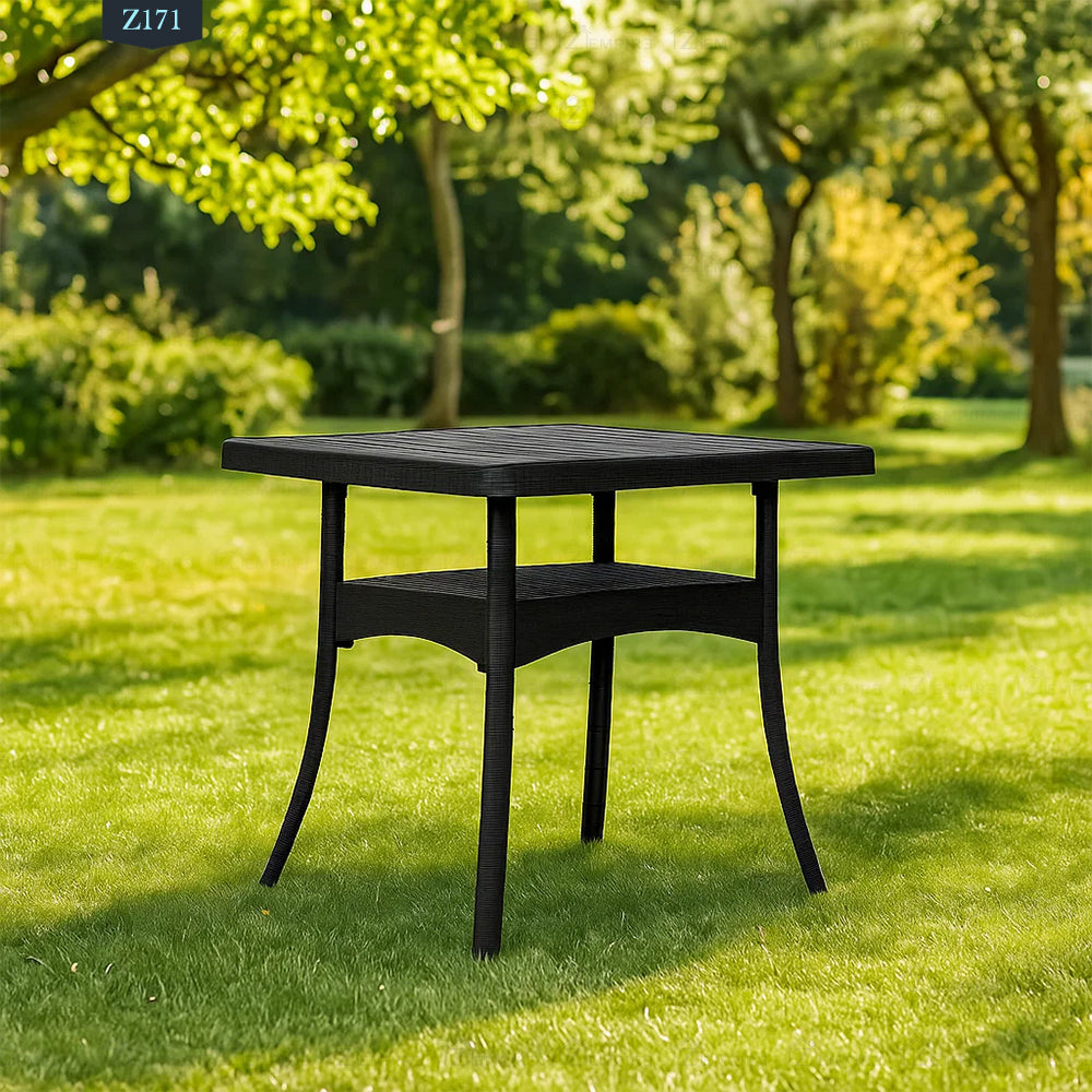 4 Chair and Plastic Table Set - Z171