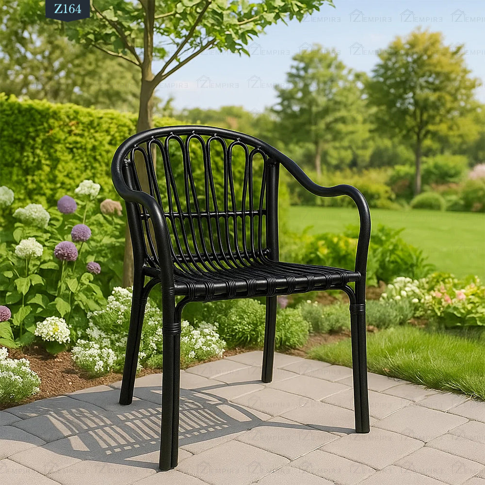 4 Chair and Plastic Table Set - Z164