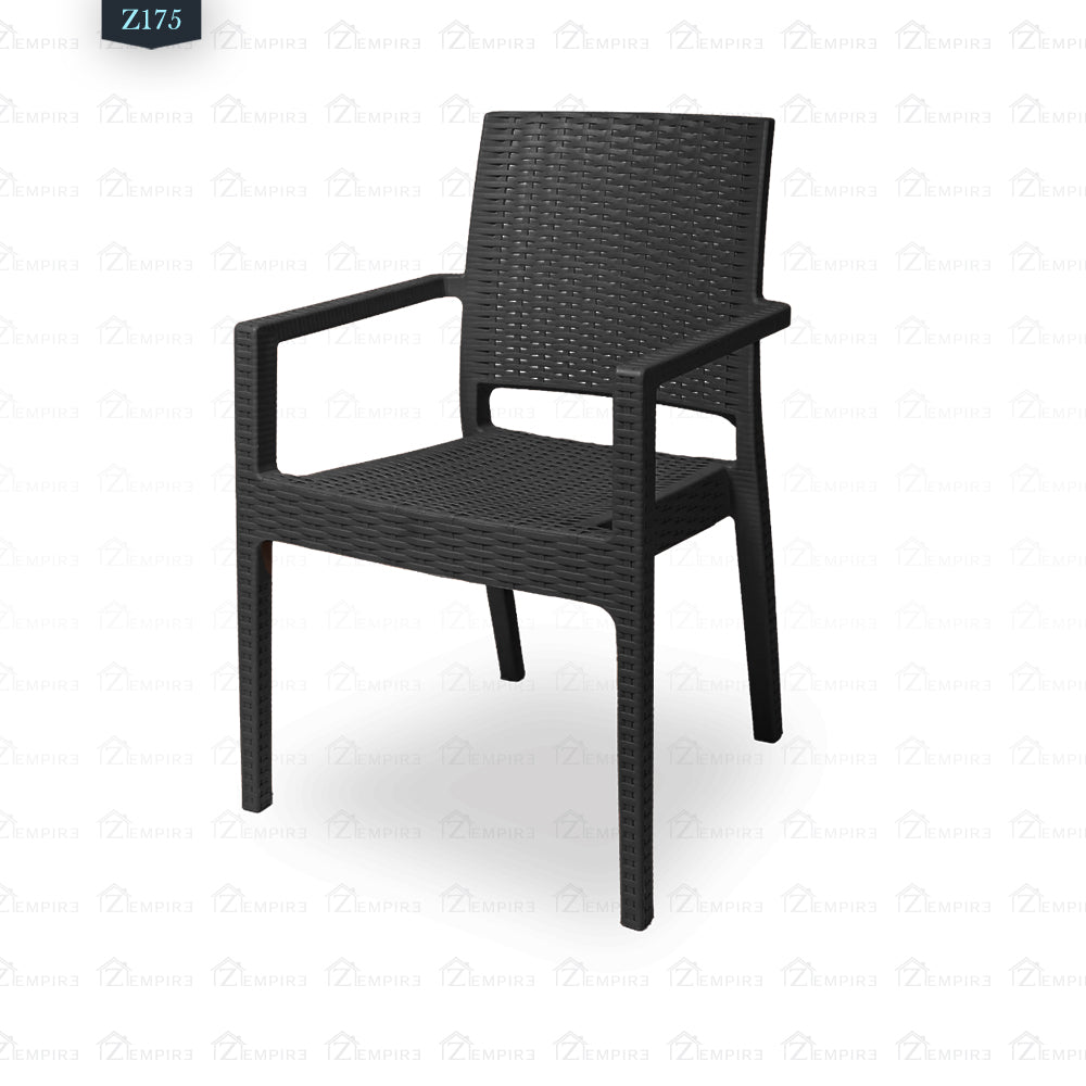 4 Chair and Plastic Table Set - Z175