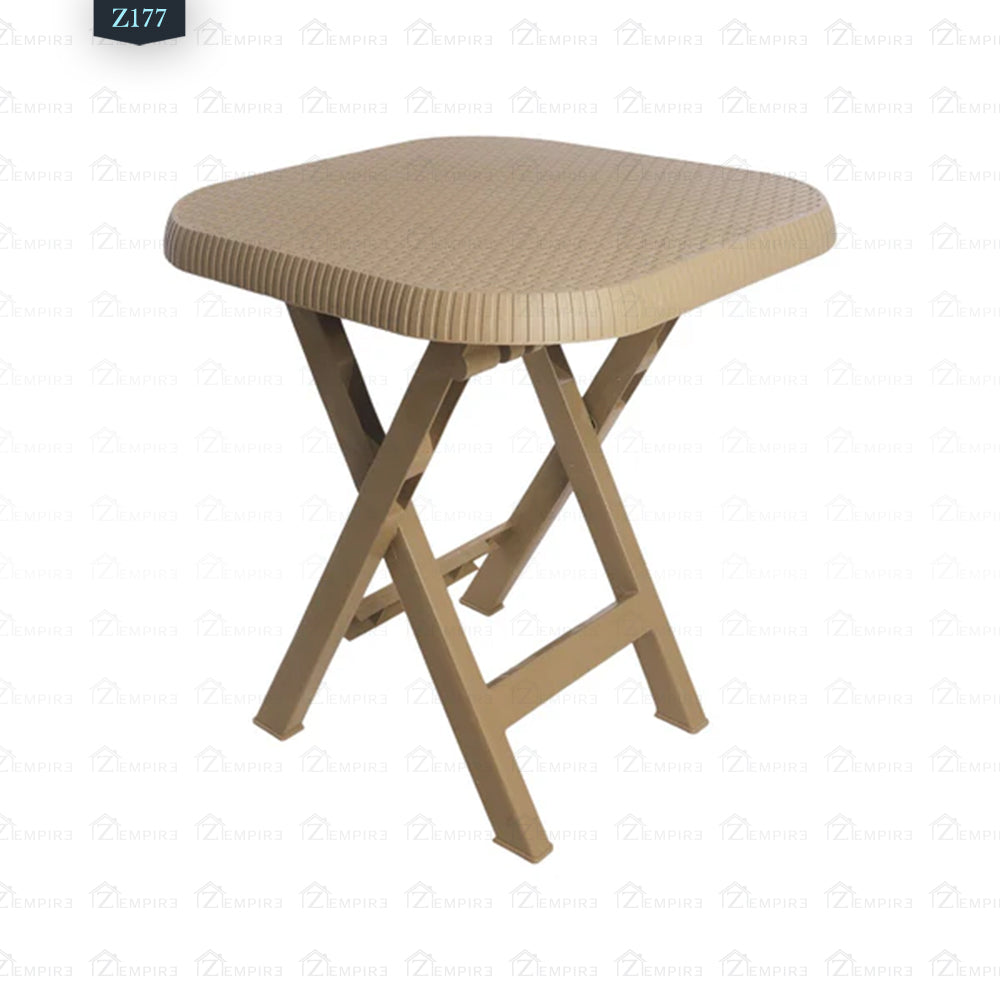 4 Chair and Plastic Table Set - Z177