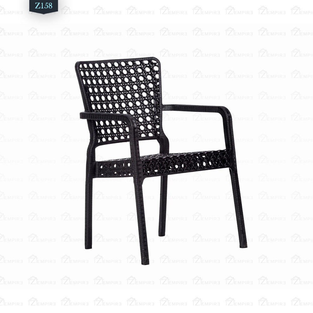 4 Chair and Plastic Table Set - Z158