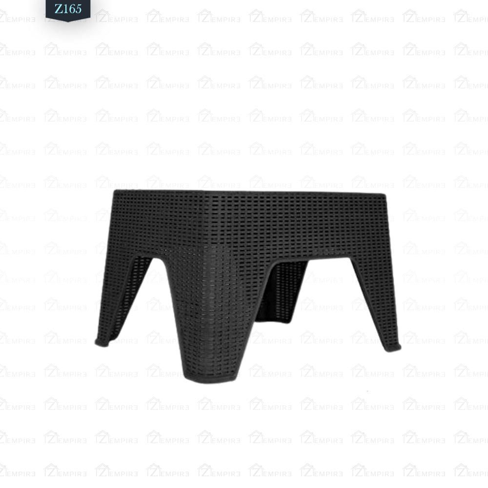 4 Chair and Plastic Table Set - Z165