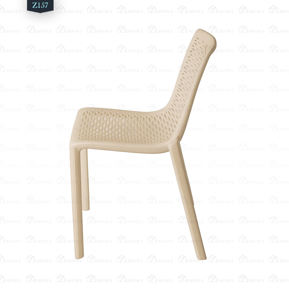 4 Chair and Plastic Table Set - Z157
