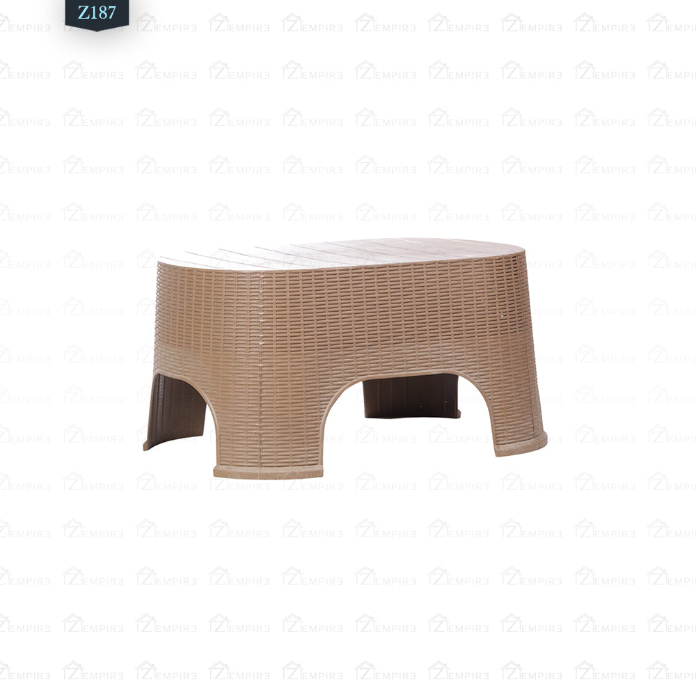 Set of 4 Chairs and Plastic Table - Z187