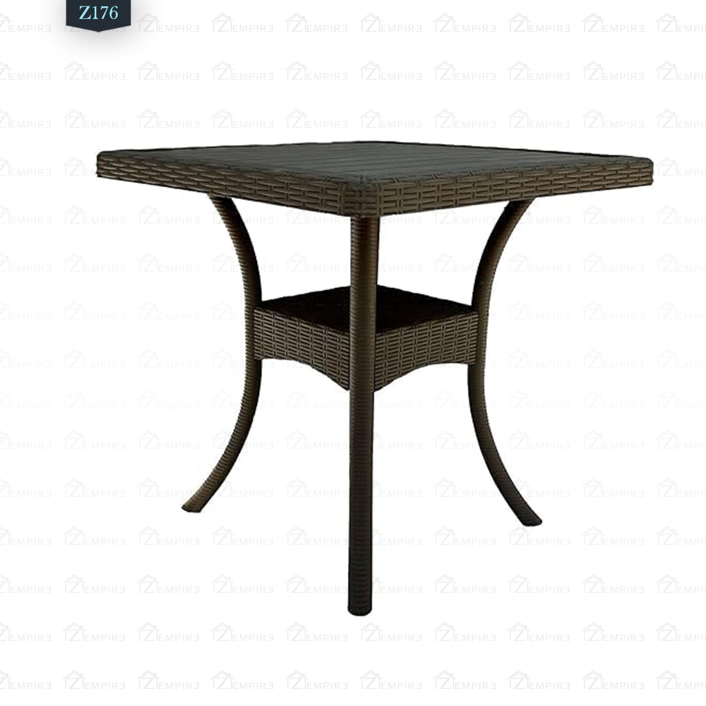4 Chair and Plastic Table Set - Z176