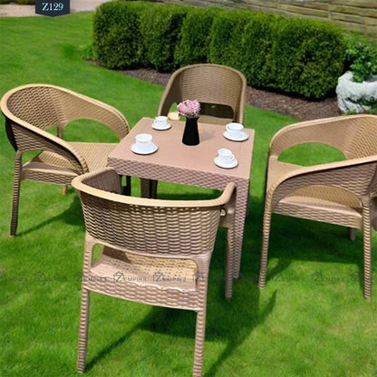 Set of 4 chairs and plastic table - Z129