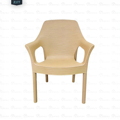 4 Chair and Plastic Table Set - Z177